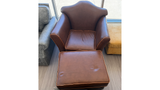 Outlet - Destra Chair and Ottoman